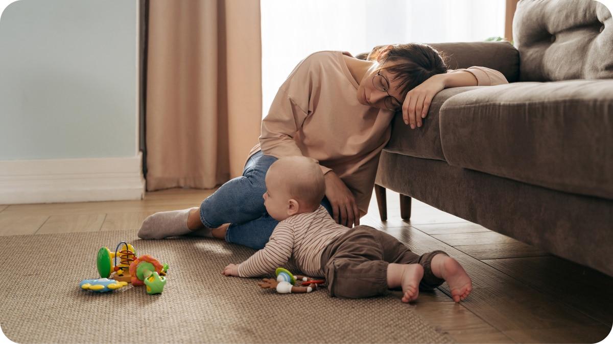 postpartum-depression-toddler-playing-on-the-floor